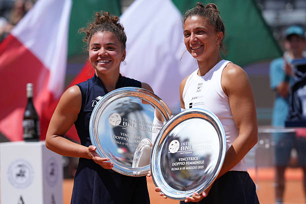 Рим. Паолини оформила чемпионский дубль, выиграв вместе с Эррани парный титул