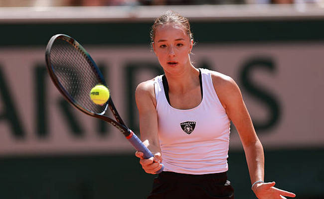 Ролан Гаррос. Соболева в борьбе проиграла 11-й сеяной в своем первом матче в основе турнира Grand Slam