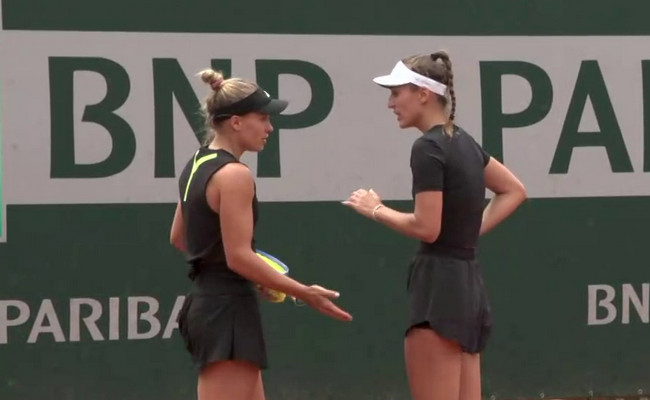 Ролан Гаррос. Стародубцева и Децюк вышли во второй круг, обыграв местных теннисисток