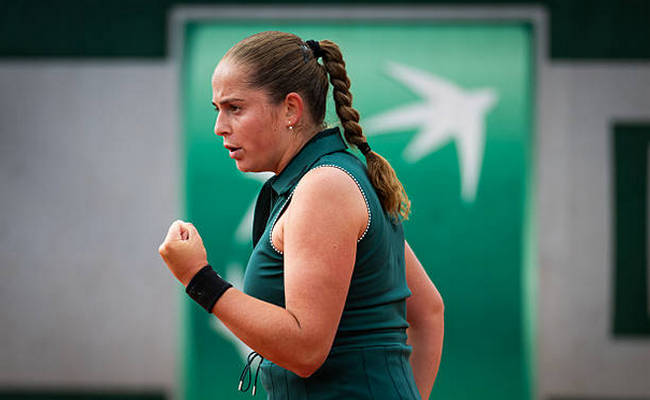 Ролан Гаррос. Остапенко впервые за пять лет вышла в третий круг, Кристиан остановила Бейлек и сыграет против Швёнтек