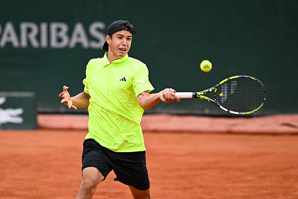 Ролан Гаррос. Белозерцев завершил выступление на юниорском турнире, проиграв в одиночном и парном разрядах