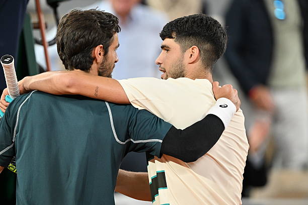 Ролан Гаррос. Алькарас вышел во второй финал подряд после отказа Музетти