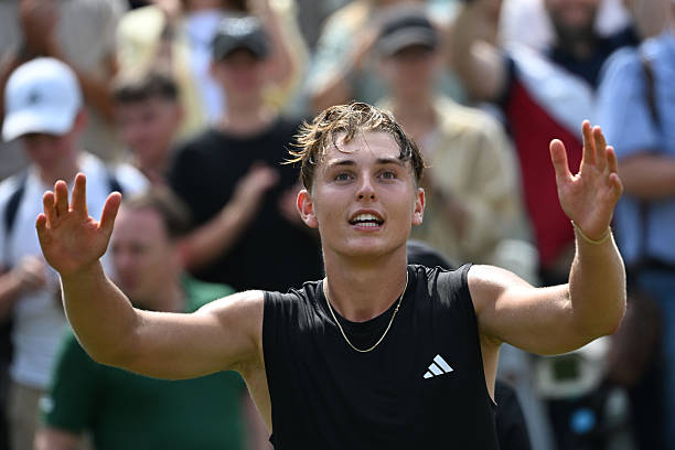Второй после Надаля: 17-летний немецкий теннисист установил возрастное достижение на турнирах ATP