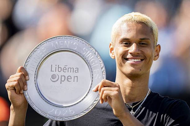 Габриэль Диалло: "Победу буду праздновать пивом, а моя команда, пожалуй, выпьет больше, чем одно"