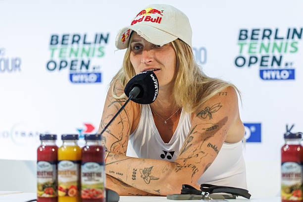 Маркета Вондроушова - о победе над первой ракеткой мира Соболенко: "Я просто стараюсь играть в свою игру и выбирать правильные удары"