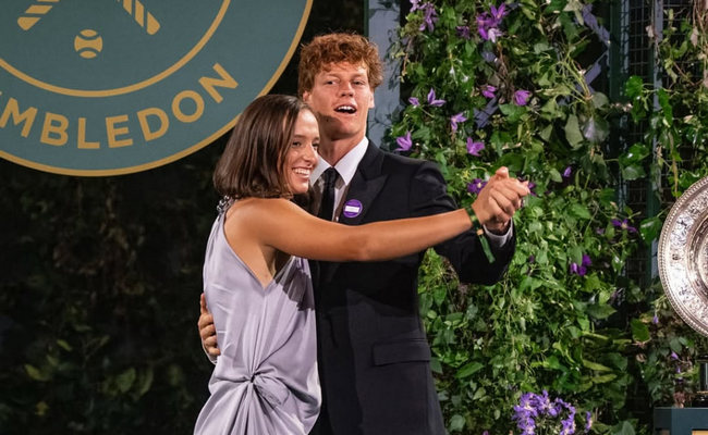 "Это было прекрасно". Янник Синнер рассказал, как Ига Швёнтек убедила его исполнить танец чемпионов Уимблдона