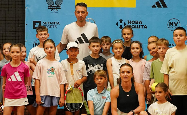 "Мотивация для детских мечтаний". Около 250 юных украинцев сыграли в теннис со Свитолиной и Стаховским в Житомире