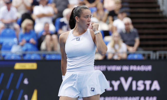 Прага. Ван Синьюй отыграла матчбол во втором круге, 18-летняя Валентова впервые победила соперницу из топ-50 и дебютирует в 1/4 финала