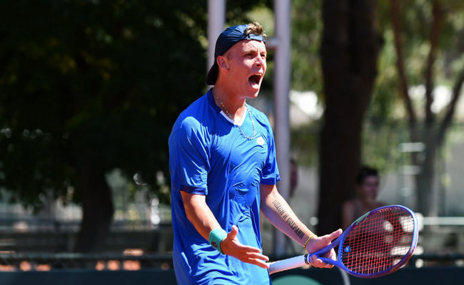 Кубок Дэвиса. Белинский одержал волевую победу над Бертраном, отыграв матчболы