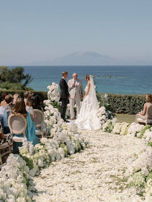 Еще одна теннисная семья: Шаповалов и Бьорклунд сыграли свадьбу в Греции