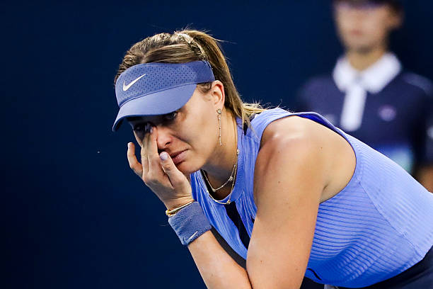 "Я буду продолжать бороться". Экс-вторая ракетка мира объявила о досрочном завершении сезона из-за проблем со здоровьем