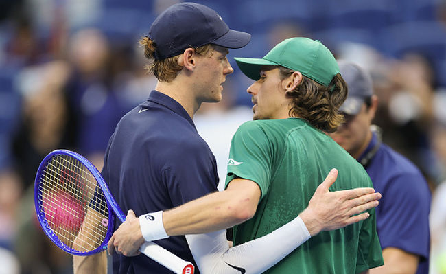 Пекин. Синнер десятый раз победил де Минора и сыграет против дебютанта финалов Тьена