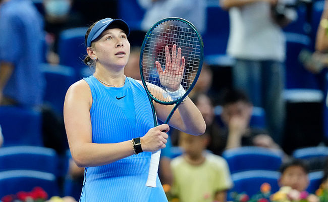 Пекин. Анисимова в трех сетах обыграла Мухову на пути в четвертьфинал