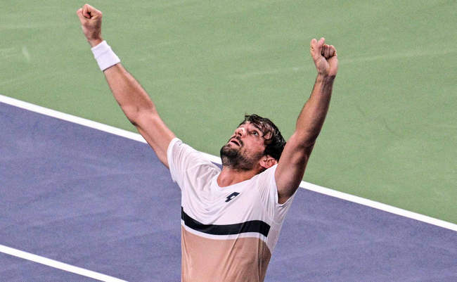 Шанхай. Теннисист из третьей сотни рейтинга впервые в карьере сыграет в четвертьфинале на турнире ATP