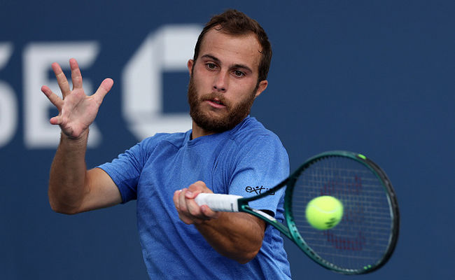 Мец. Гастон продлил свою победную серию, Табюр впервые выиграл матч в рамках Тура