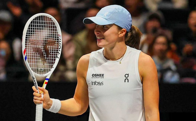 World Tennis Continental Cup. Бенчич и Швёнтек принесли первые два очка своей команде