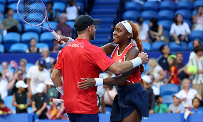 United Cup. Гауфф неожиданно проиграла Боусас Манейро, однако помогла своей сборной выйти в 1/4 финала