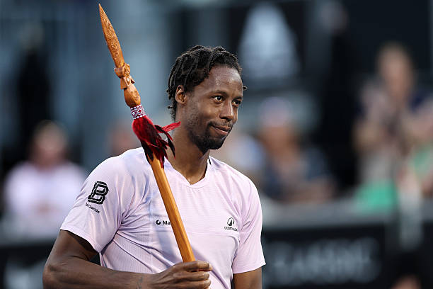 "Какая же это привилегия - прожить всё это ещё раз, в последний раз". Гаэль Монфис трогательно попрощался с турниром в Окленде после поражения