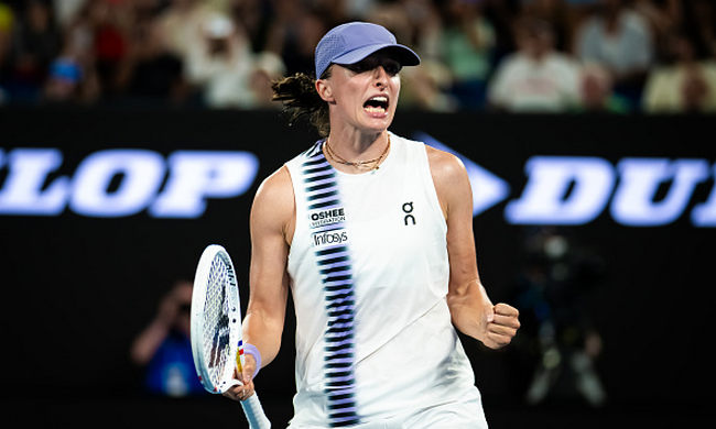 Australian Open. Мбоко успешно дебютировала на турнире, Швёнтек и Носкова выиграли свои стартовые матчи