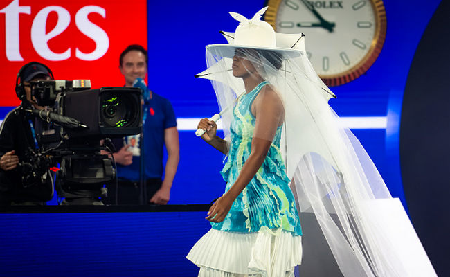 Australian Open. Осака удивила новым образом и выиграла стартовый матч, Бенчич продолжила победную серию