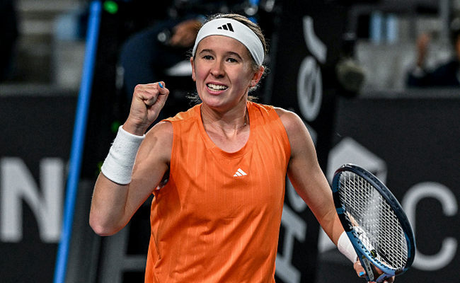 Australian Open. 19-летняя чешка обыграла десятую ракетку мира, Швёнтек и Рыбакина продолжают свое выступление