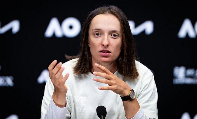 Ига Швёнтек: "В какой-то момент мне пришлось выходить к сетке и завершать розыгрыши там, потому что Боузкова хорошо защищается"