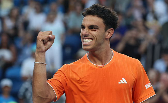 Australian Open. Де Минор обыграл Тиафо в трех сетах, Серундоло впервые вышел в 1/8 финала Grand Slam на харде