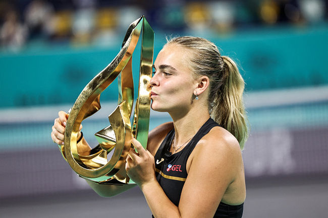 Абу-Даби. Бейлек выиграла титул в своем дебютном финале в Туре, победив "нейтральную" Александрову