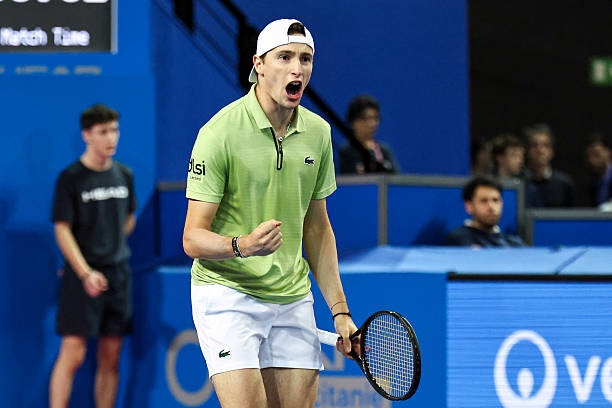 Роттердам. Умбер снова победил Медведева и впервые прошел во второй круг турнира