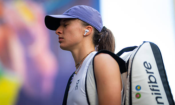 Директор турнира в Дубае - после отказов Соболенко и Швёнтек: "Денежные штрафы ничего не изменят. Надо снимать очки"